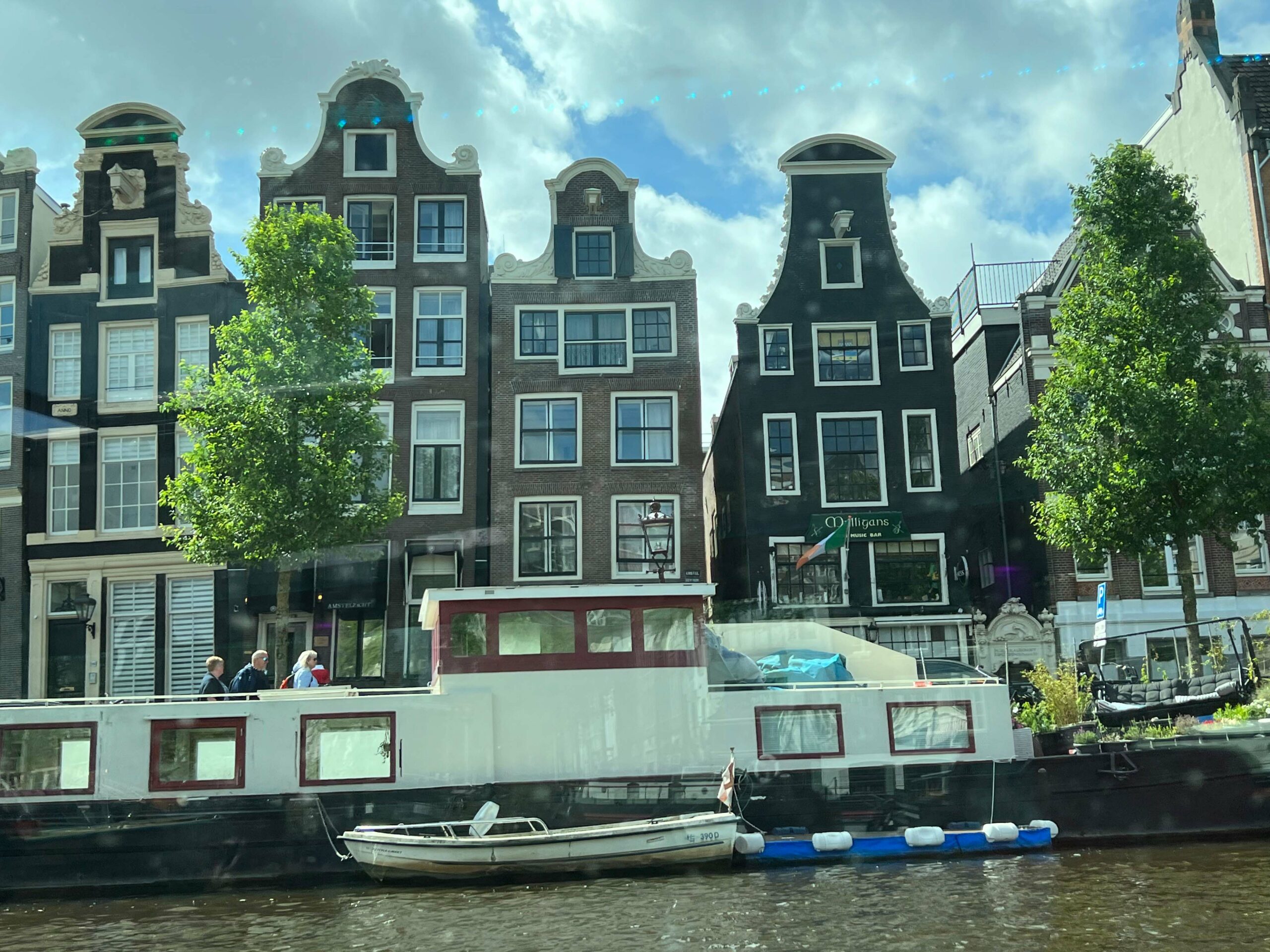 Ferientraum Reisen Amsterdam vom Wasser aus erleben